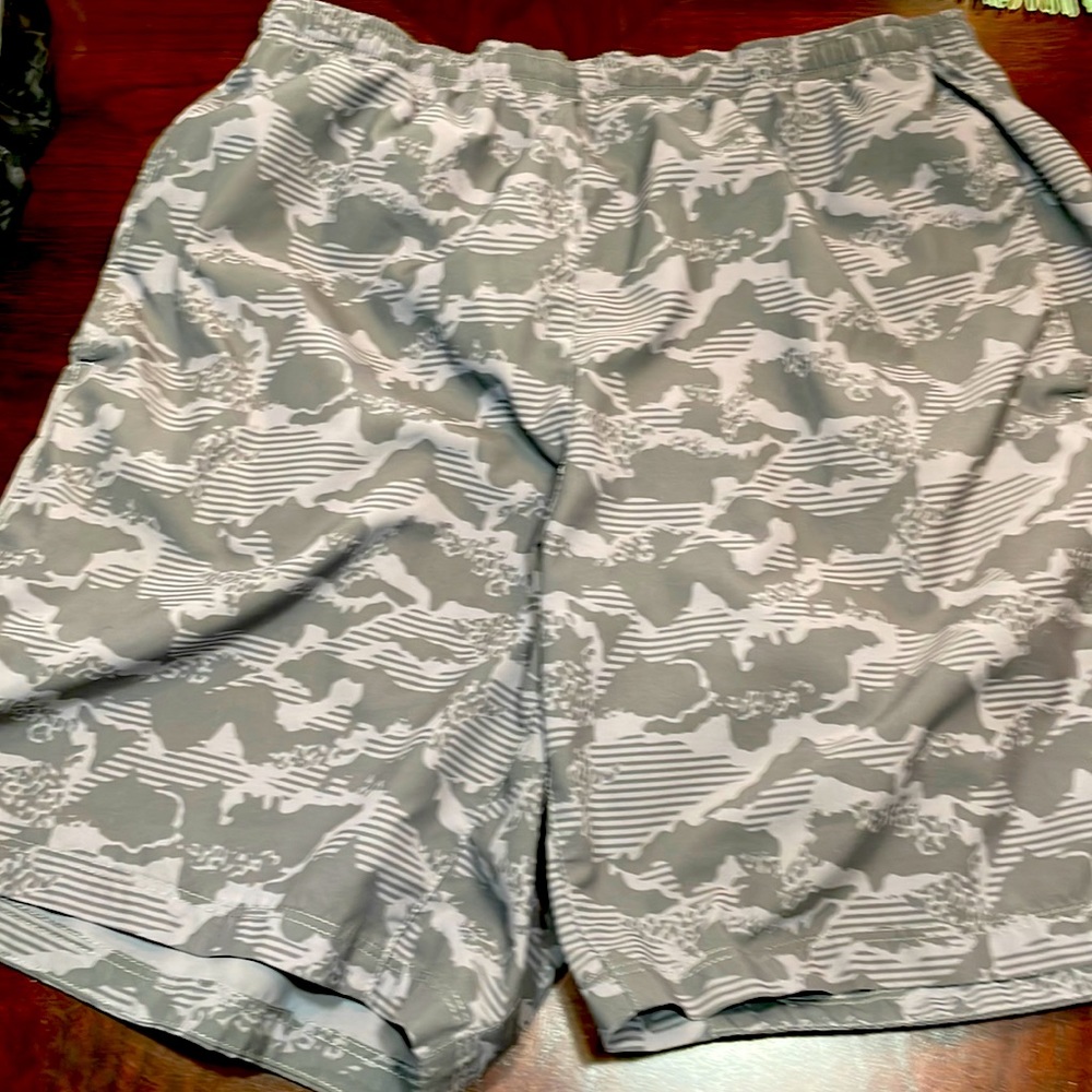 Nike shorts. Mens medium. Running, workout shorts. W/ liner. 7”inseam.